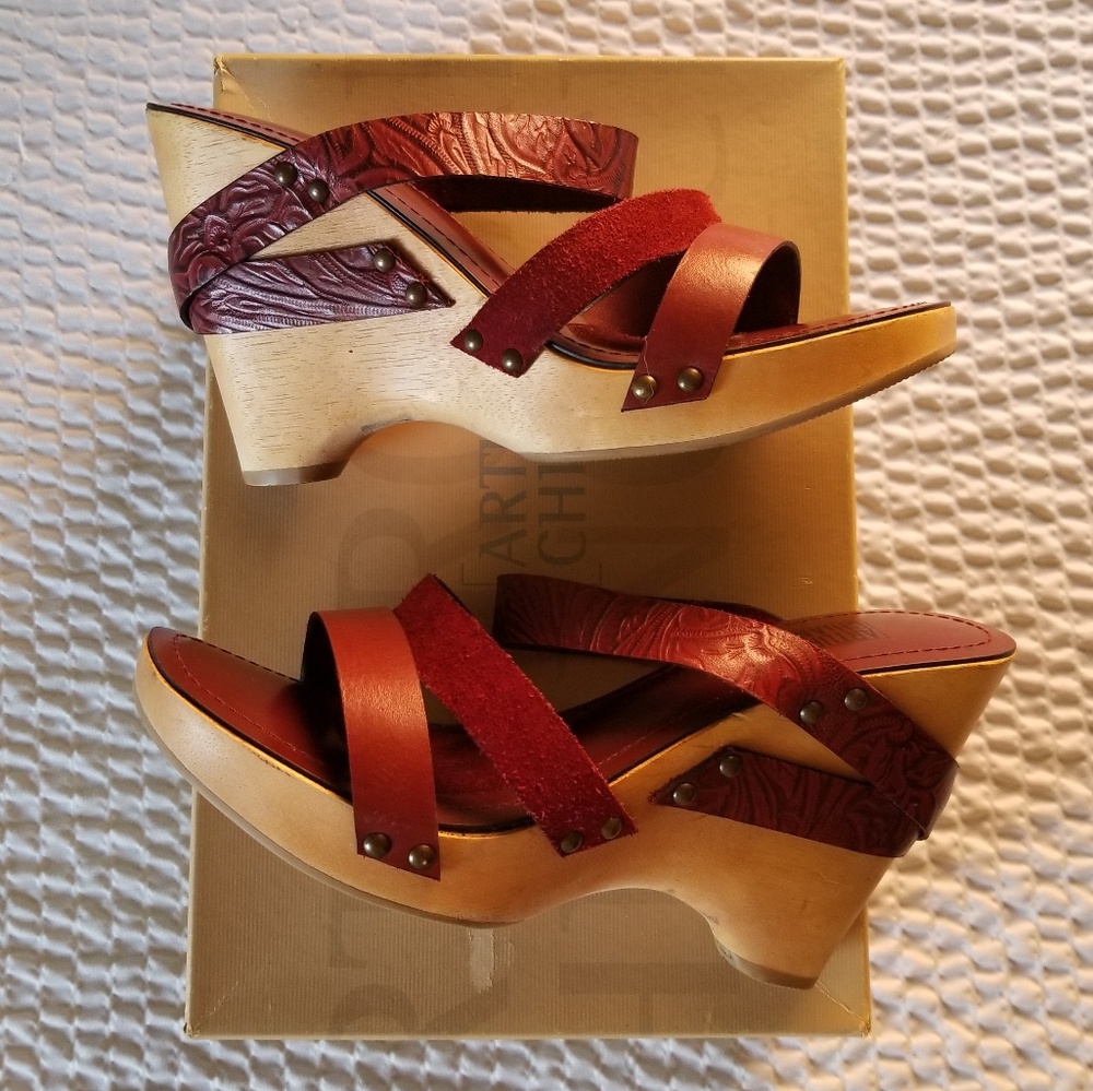 🎉Host Pick🎉Arturo Chiang Wedge Shoes